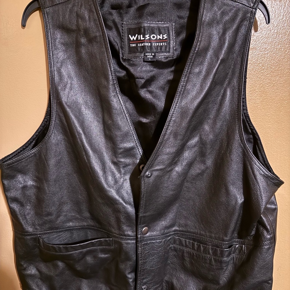 Wilson Black leather vest with button-up front and 2 pockets